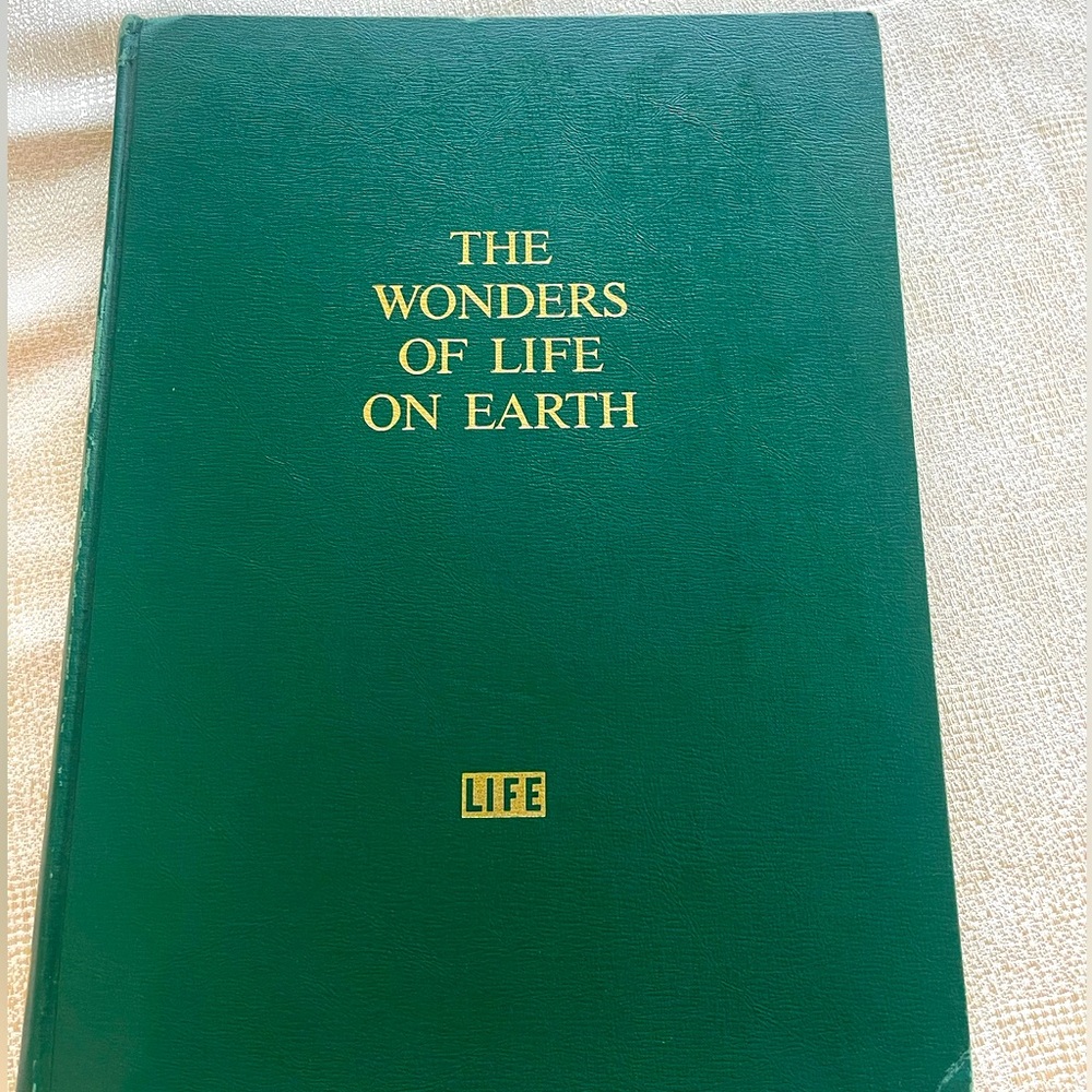 LLife: The Wonders of Life On Earth book
